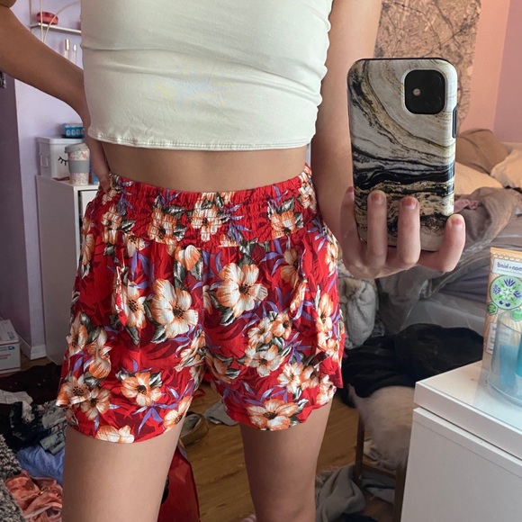 Cotton On Pants - Tropical shorts 🌴